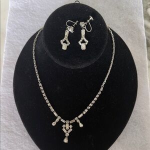 Stunning Silver Rhinestone Necklace and Earring Set